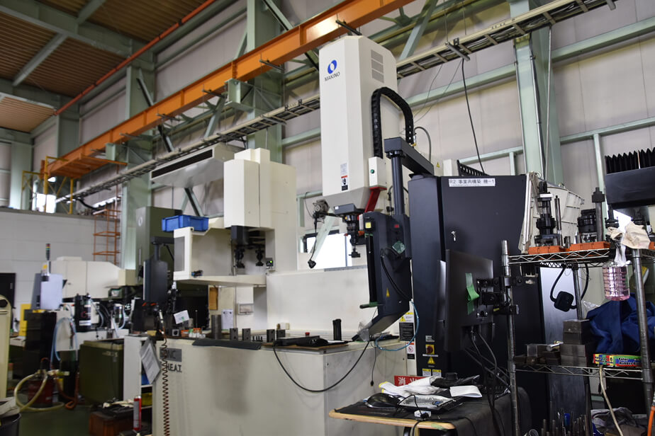 NC放電加工機 MAKINO EDNC8